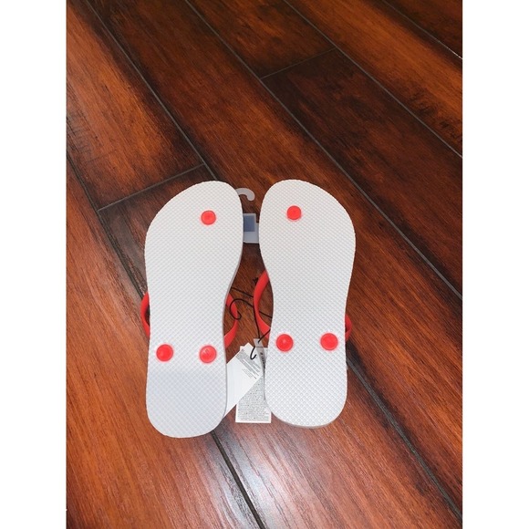 NWT GAPTRAVEL  Women's Flip Flops white & RED SANDALS Size 6 RETAIL $18 - Picture 3 of 4